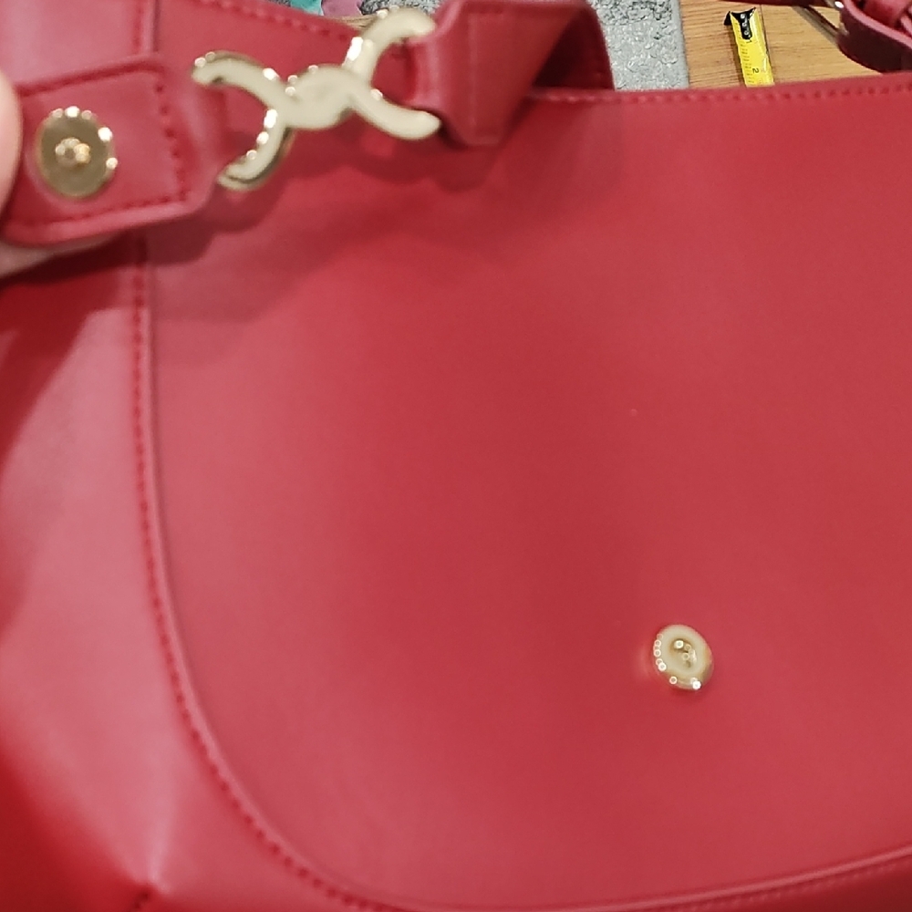 a new day Chic Red Shoulder Bag - Picture 5 of 11